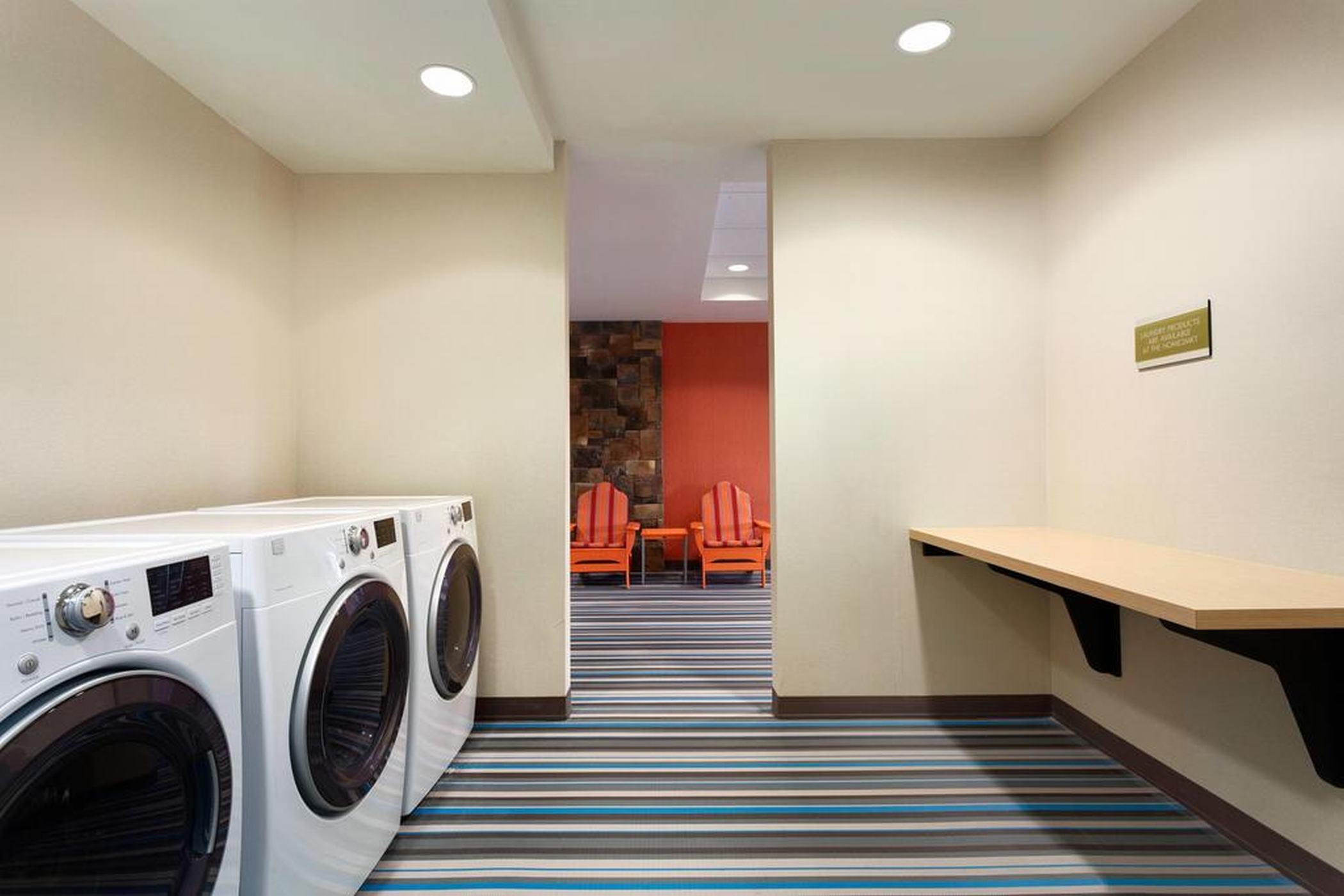 Home2 Suites By Hilton-Cleveland Бийчууд Екстериор снимка