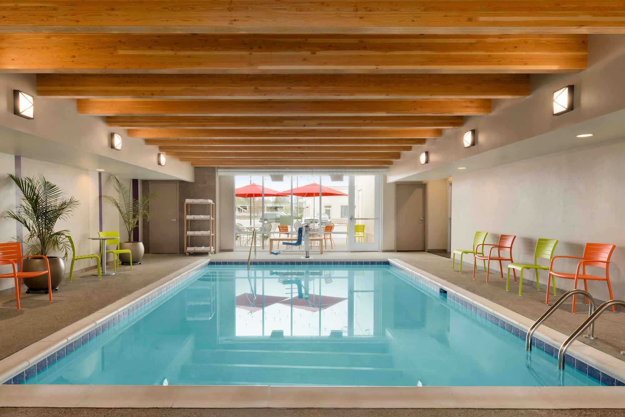 Home2 Suites By Hilton-Cleveland Бийчууд Екстериор снимка